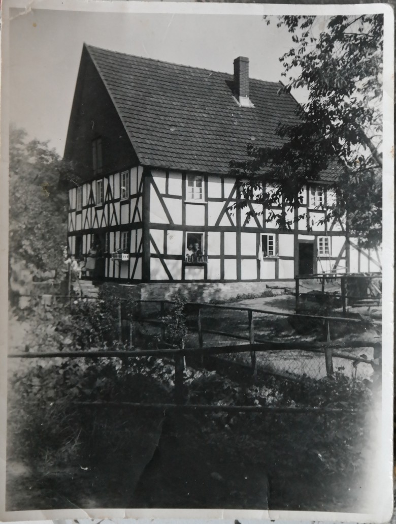Haus Stöcker um 1917. (Quelle: hist. Fotos von Anette Stöcker)