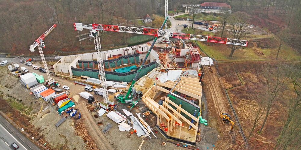 Baustelle des neuen Eingangs- und Ausstellungsgebäudes aus der Luft aufgenommen