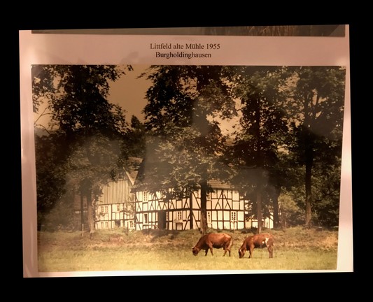 Ein Historisches Farbfoto aus dem Jahr 1955.