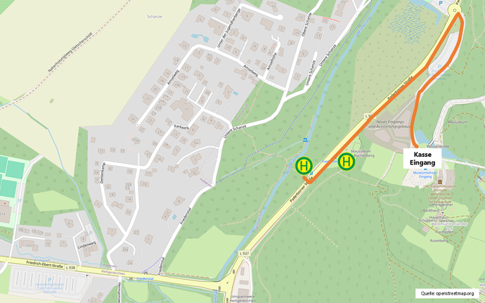 Fußweg von der Bushaltestelle zum Museumseingang