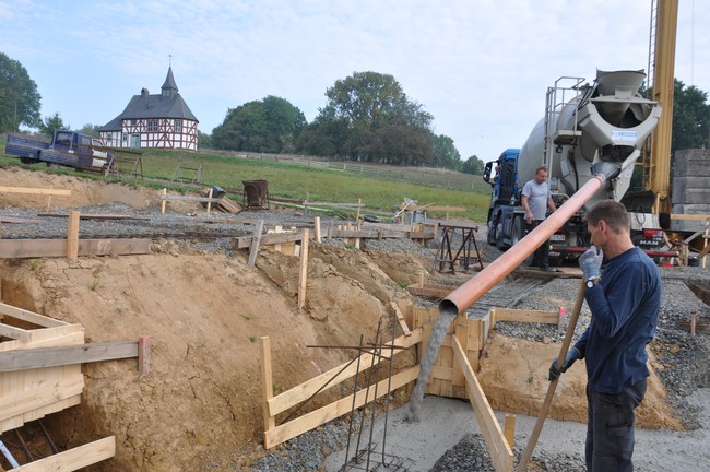 Der Beton fließt.