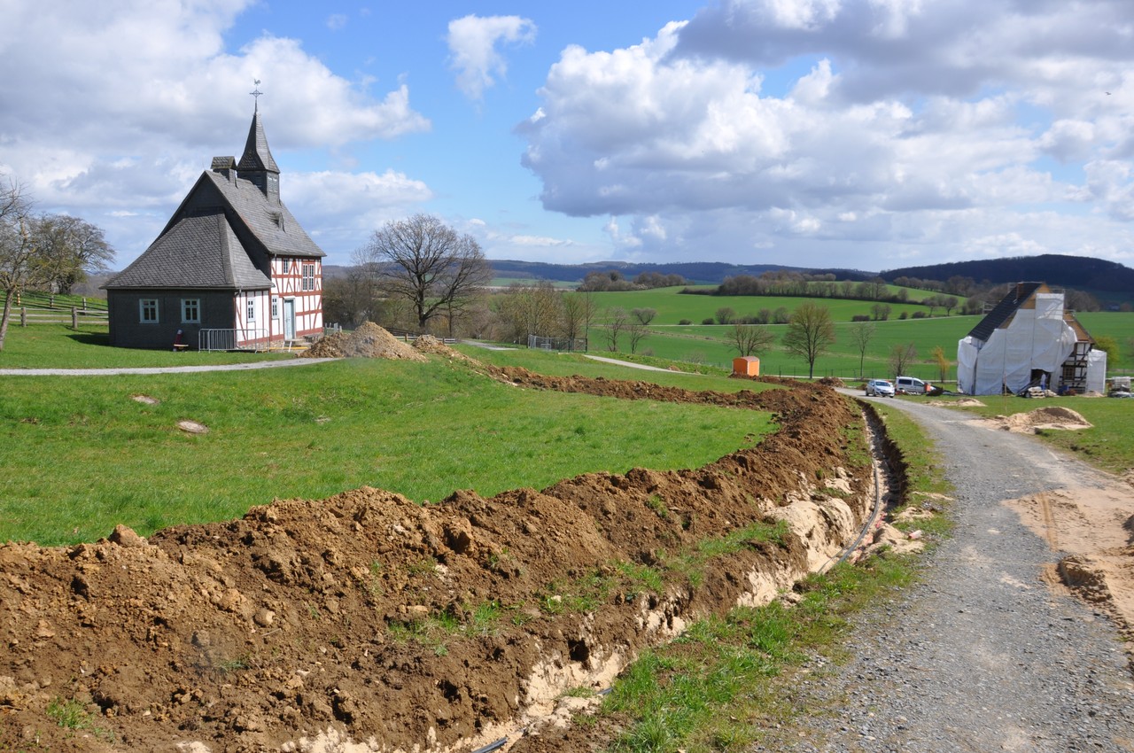 Der Siegerländer Weiler bekommt nicht nur Strom, sondern auch Fernwärme.